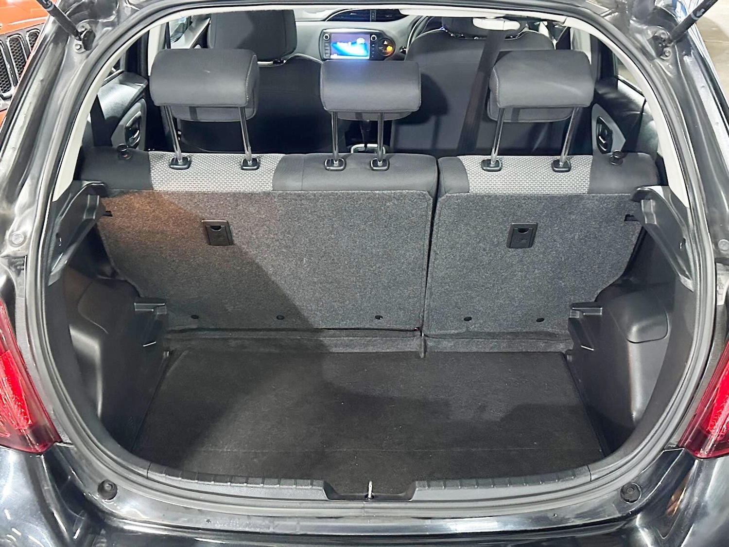 Used Toyota Yaris 2015 for sale - 77120874: Photo 27