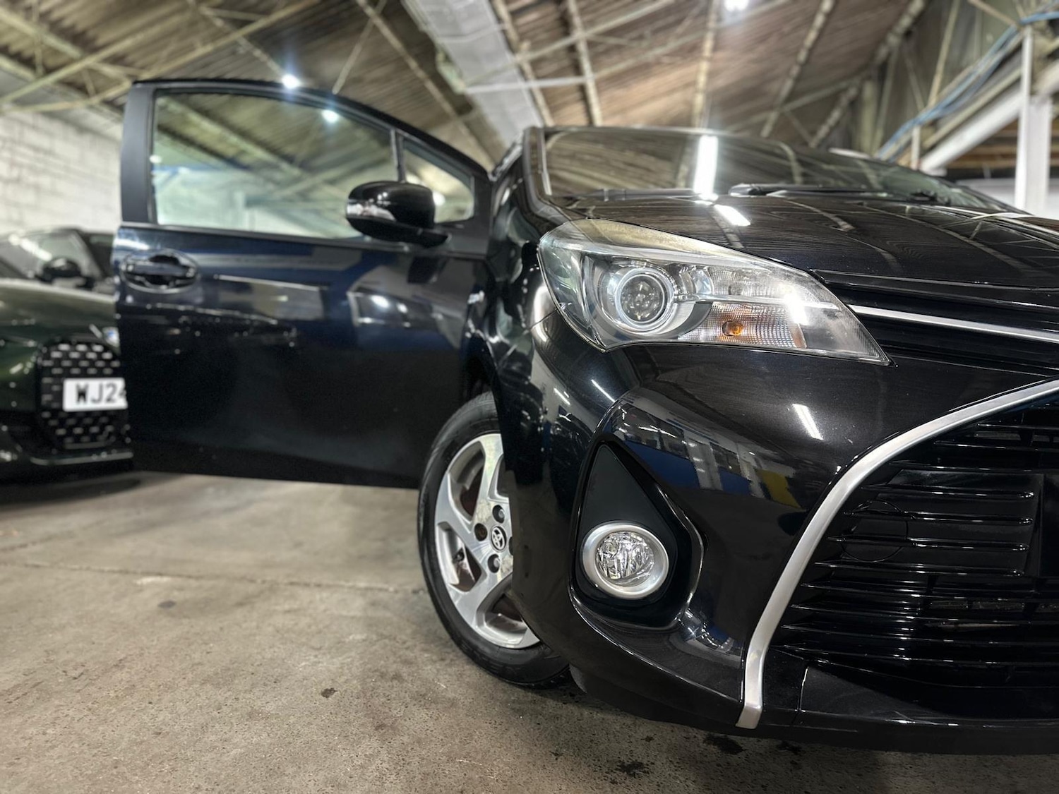 Used Toyota Yaris 2015 for sale - 77120874: Photo 33