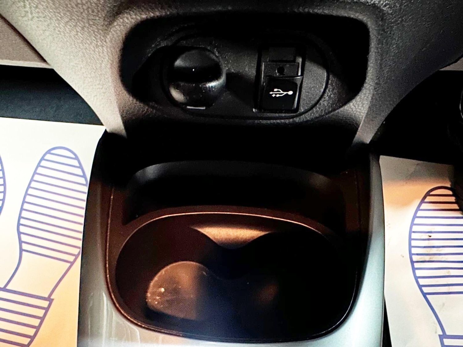 Used Toyota Yaris 2015 for sale - 77120874: Photo 35