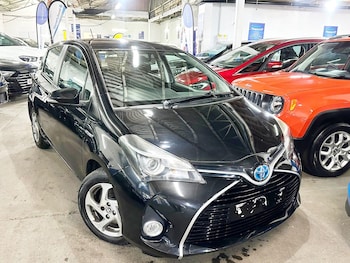 Used Toyota Yaris 2015 for sale - 77120874: Photo
