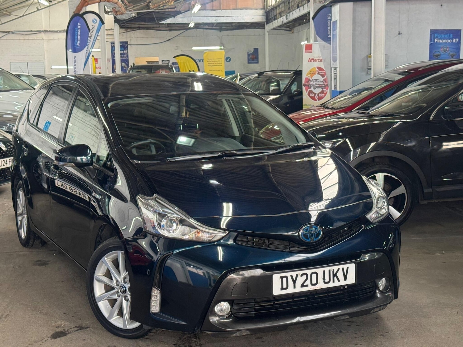 Used Toyota Prius+ for sale - 77753095: Photo 1