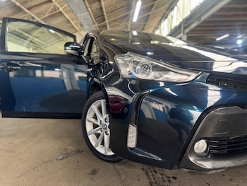 Used Toyota Prius+ 2020 for sale - 77753095: Photo