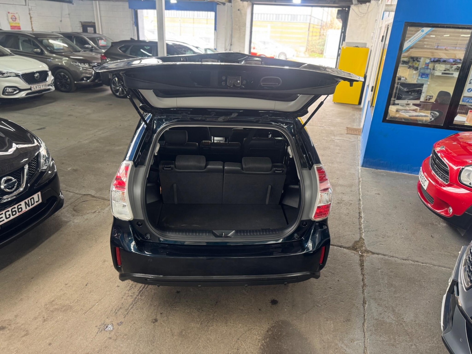 Used Toyota Prius+ for sale - 77753095: Photo 41