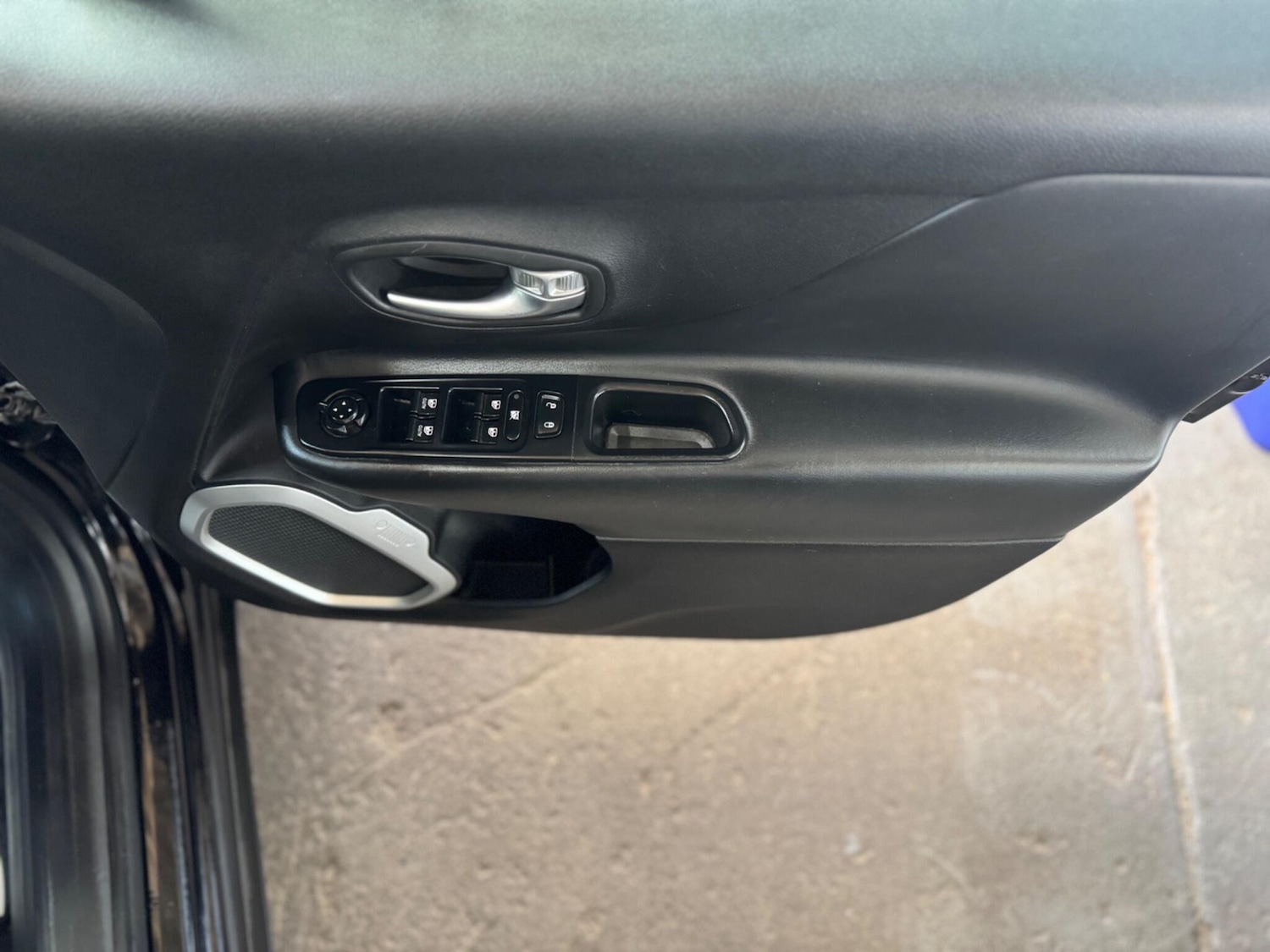 Used Jeep Renegade 2017 for sale - 76824234: Photo 41