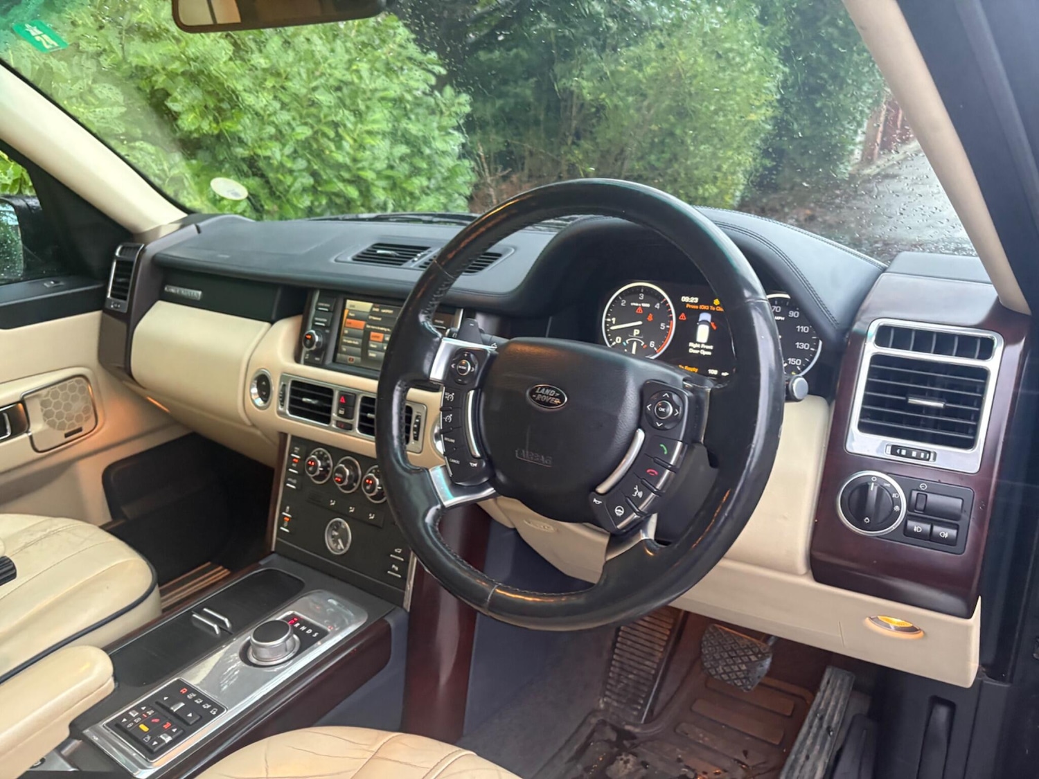 Used Land Rover Range Rover 2011 for sale - 77158070: Photo 17