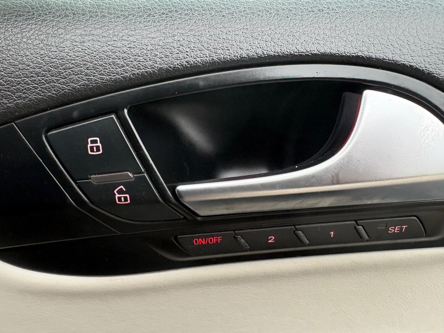 Used Audi Q7 2010 for sale - 77470969: Photo 18