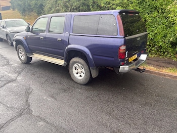 Used Toyota Hilux 2004 for sale - 75297002: Photo