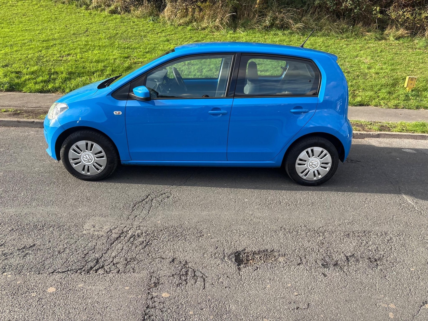 Used Volkswagen up! 2016 for sale - 76934268: Photo 3