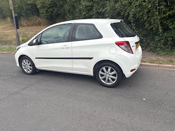 Used Toyota Yaris 2012 for sale - 75912548: Photo
