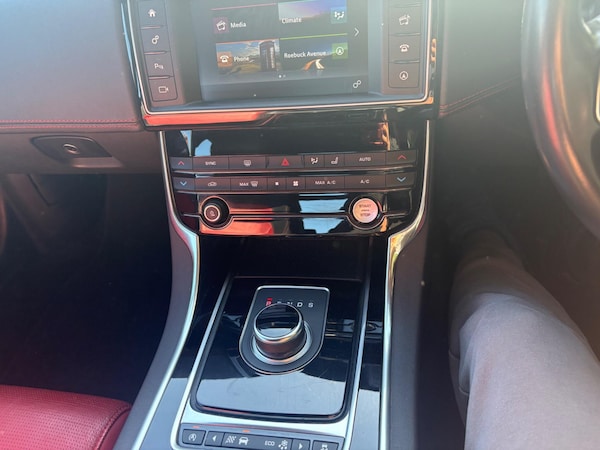 Used Jaguar XE 2016 for sale - 76217662: Photo 20