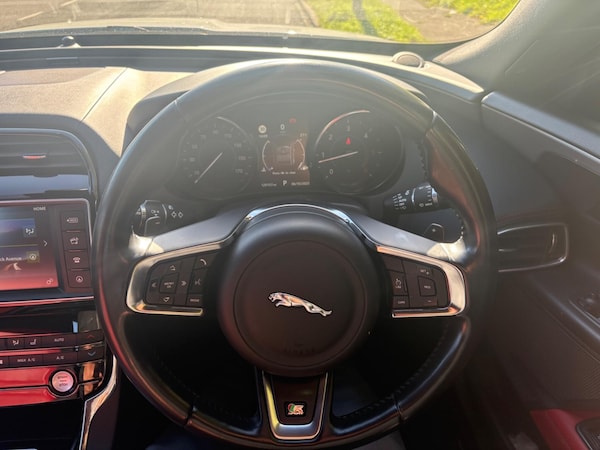 Used Jaguar XE 2016 for sale - 76217662: Photo 21