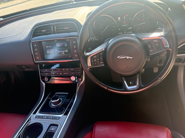 Used Jaguar XE 2016 for sale - 76217662: Photo 22