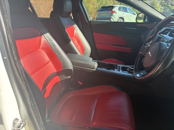 Used Jaguar XE 2016 for sale - 76217662: Photo 26