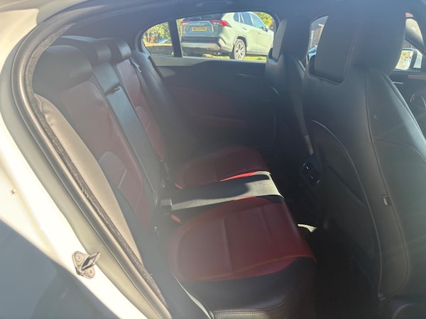 Used Jaguar XE 2016 for sale - 76217662: Photo 27