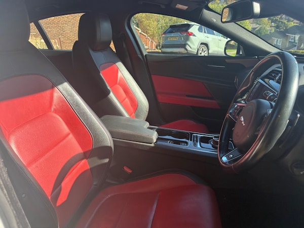 Used Jaguar XE 2016 for sale - 76217662: Photo 31