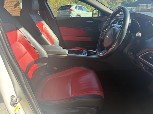 Used Jaguar XE 2016 for sale - 76217662: Photo 33