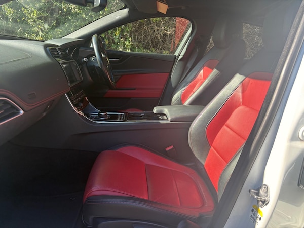 Used Jaguar XE 2016 for sale - 76217662: Photo 38