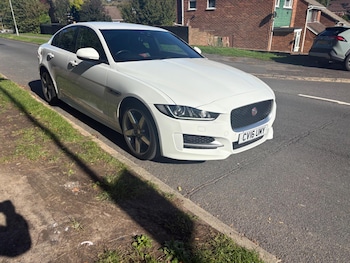 Used Jaguar XE 2016 for sale - 76217662: Photo 3