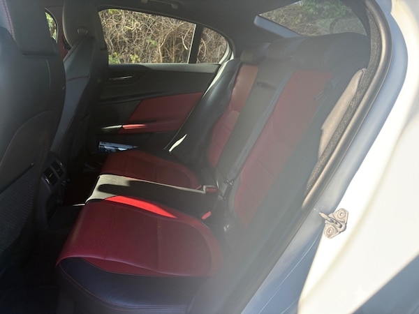 Used Jaguar XE 2016 for sale - 76217662: Photo 40