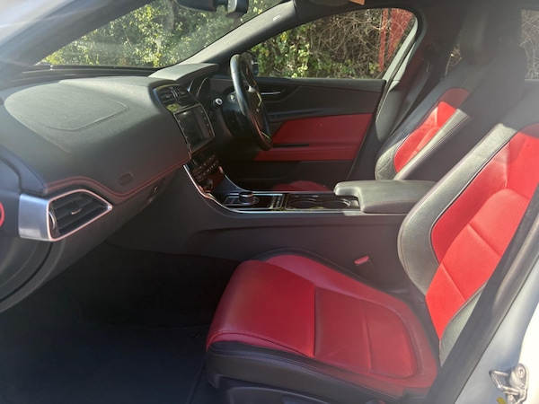 Used Jaguar XE 2016 for sale - 76217662: Photo 42