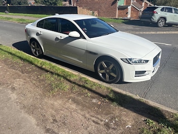 Used Jaguar XE 2016 for sale - 76217662: Photo 4