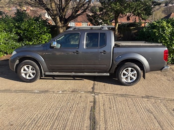 Used Nissan Navara 2015 for sale - 77726437: Photo