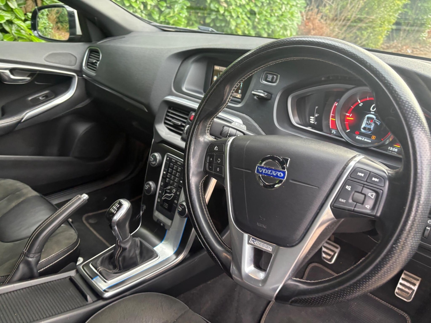 Used Volvo V40 2014 for sale - 77080126: Photo 25