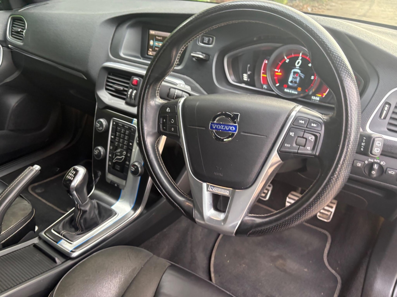 Used Volvo V40 2014 for sale - 77080126: Photo 32