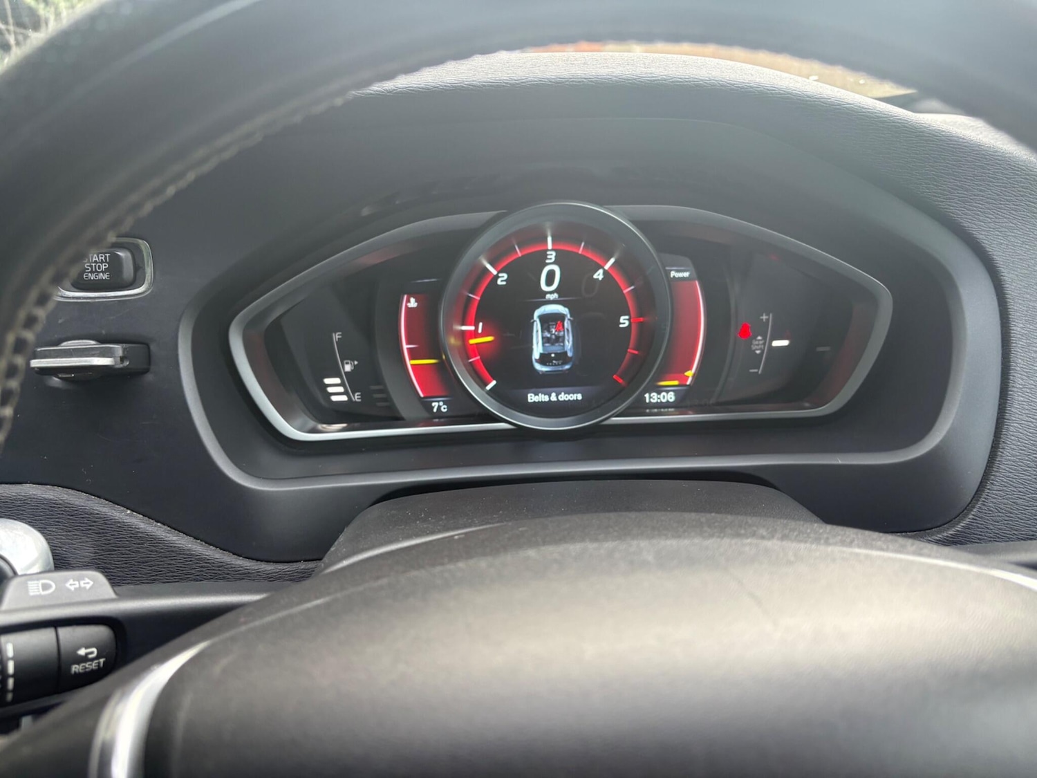 Used Volvo V40 2014 for sale - 77080126: Photo 34