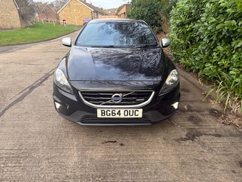 Used Volvo V40 2014 for sale - 77080126: Photo