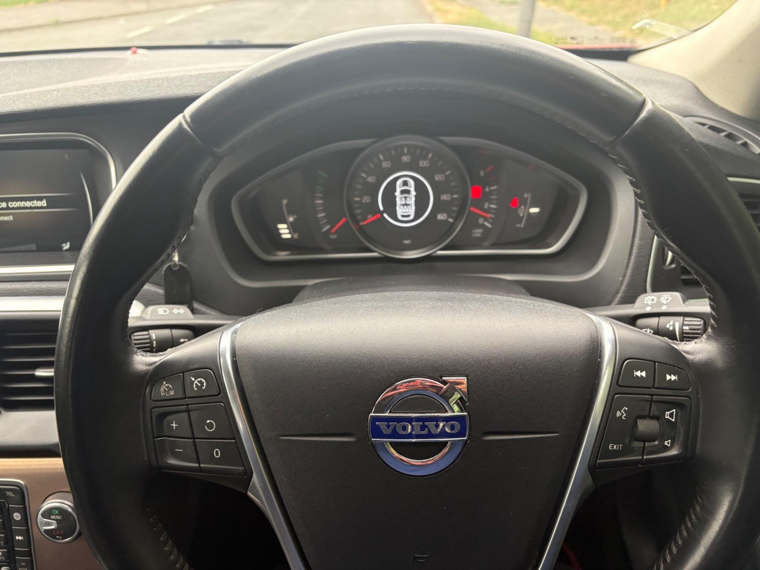 Used Volvo V40 Cross Country 2015 for sale - 75404760: Photo 65