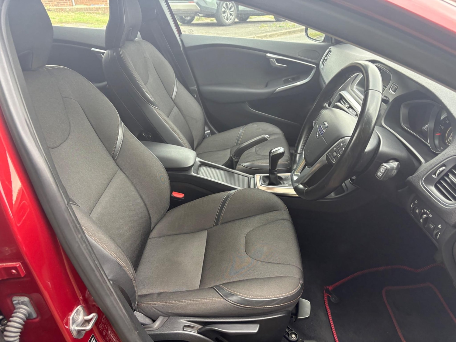 Used Volvo V40 Cross Country 2015 for sale - 75404760: Photo 73