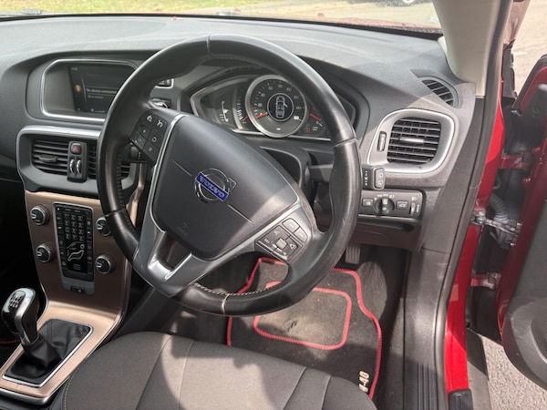 Used Volvo V40 Cross Country 2015 for sale - 75404760: Photo 74
