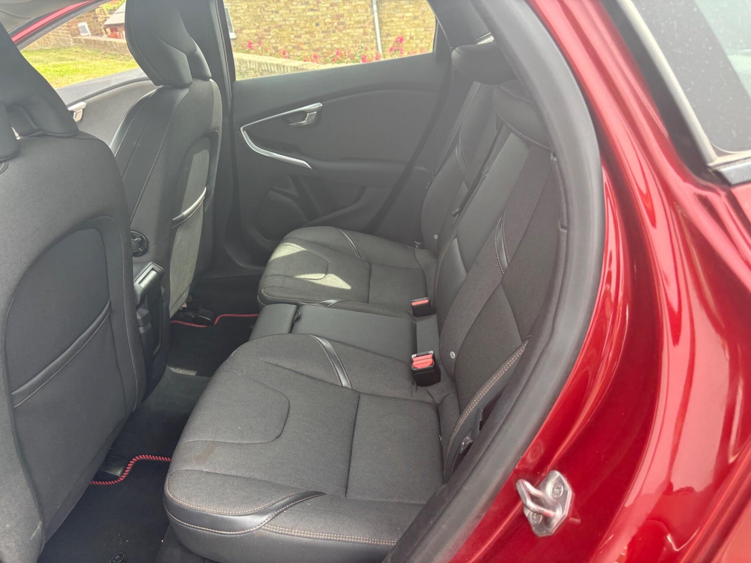 Used Volvo V40 Cross Country 2015 for sale - 75404760: Photo 80