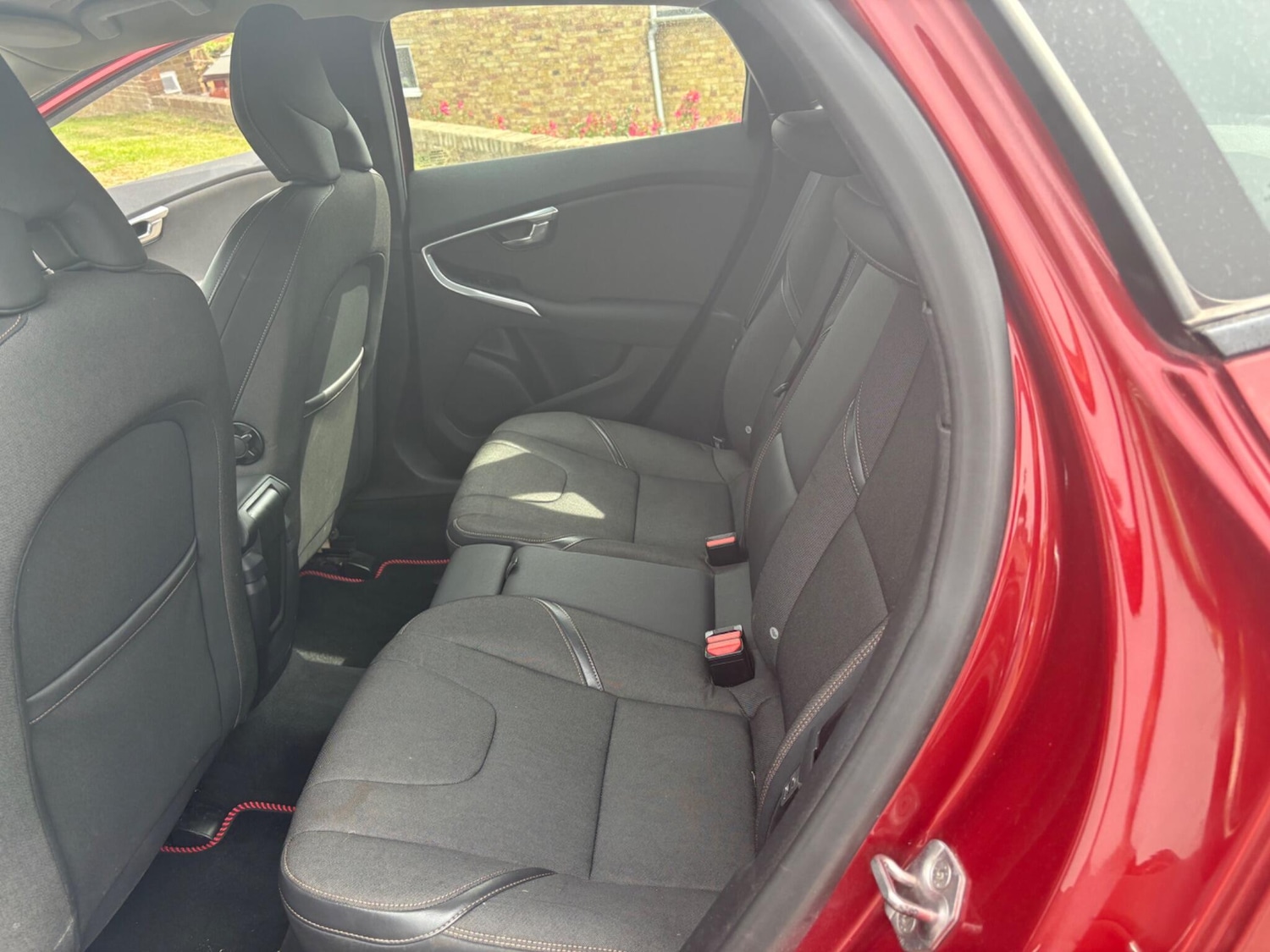 Used Volvo V40 Cross Country 2015 for sale - 75404760: Photo 81