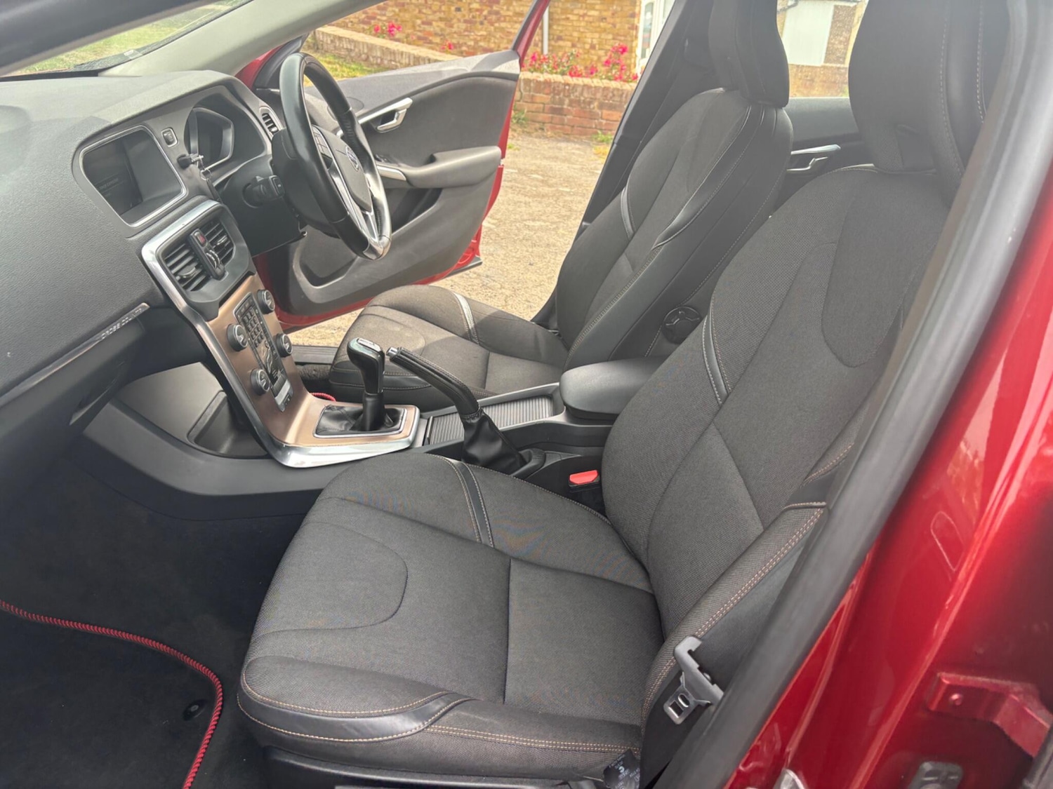 Used Volvo V40 Cross Country 2015 for sale - 75404760: Photo 82