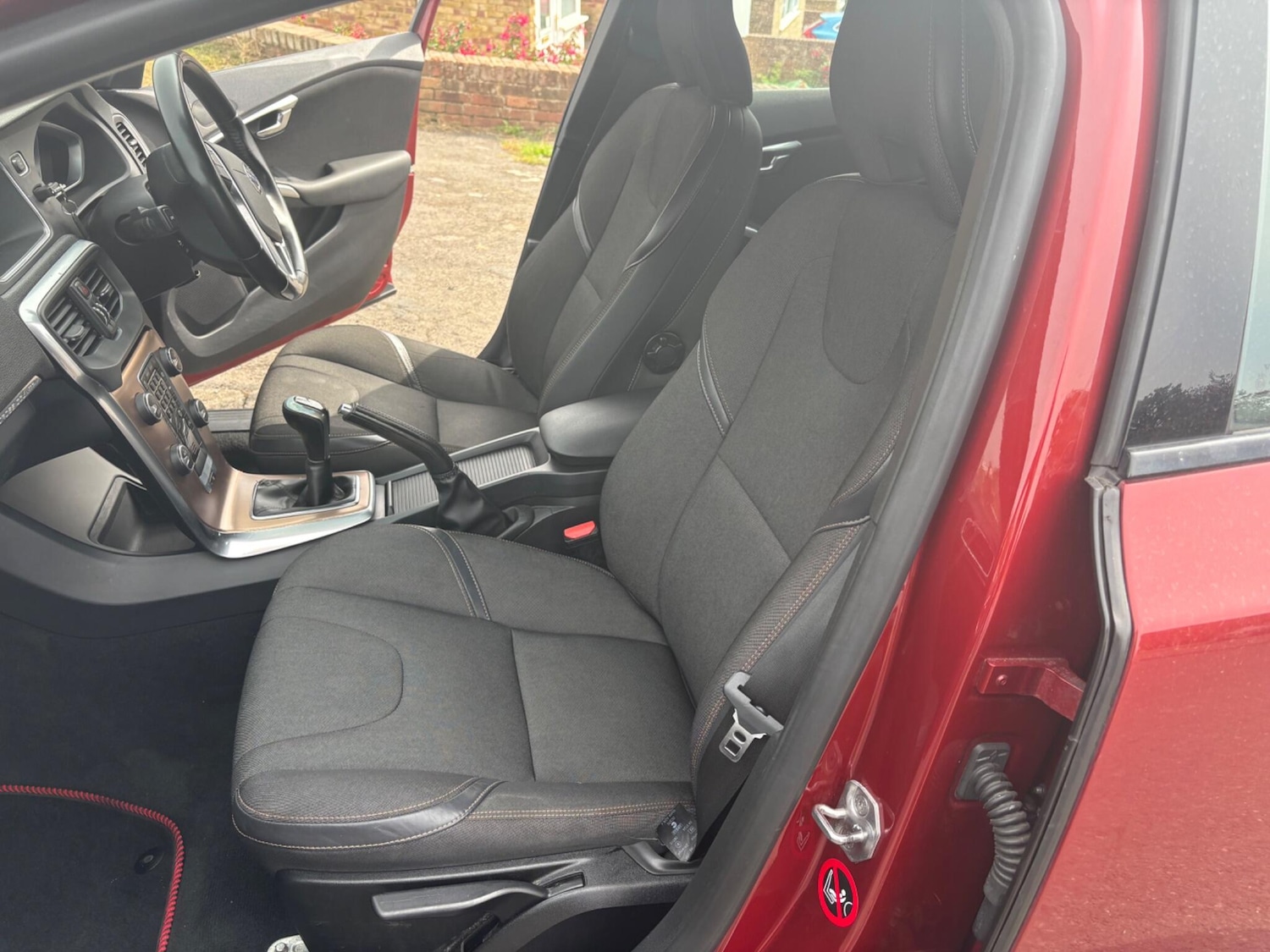 Used Volvo V40 Cross Country 2015 for sale - 75404760: Photo 85