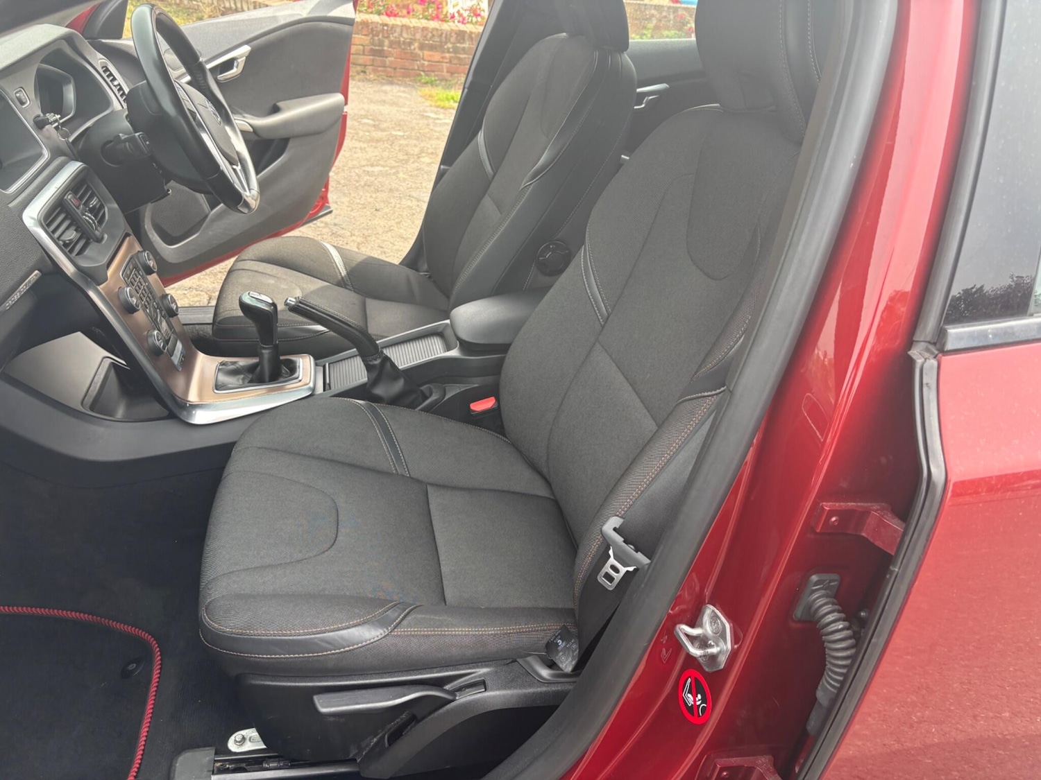 Used Volvo V40 Cross Country 2015 for sale - 75404760: Photo 86