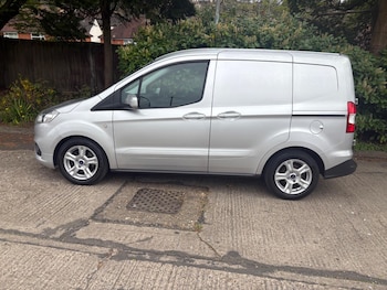 Used Ford Transit Courier 2018 for sale - 78247099: Photo