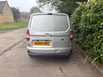Used Ford Transit Courier 2018 for sale - 78247099: Photo