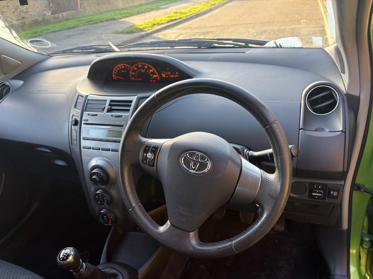 Used Toyota Yaris 2010 for sale - 77010599: Photo 21