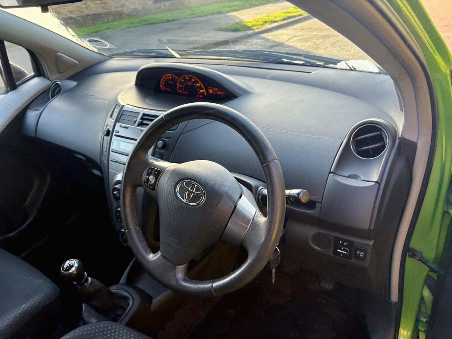 Used Toyota Yaris 2010 for sale - 77010599: Photo 25