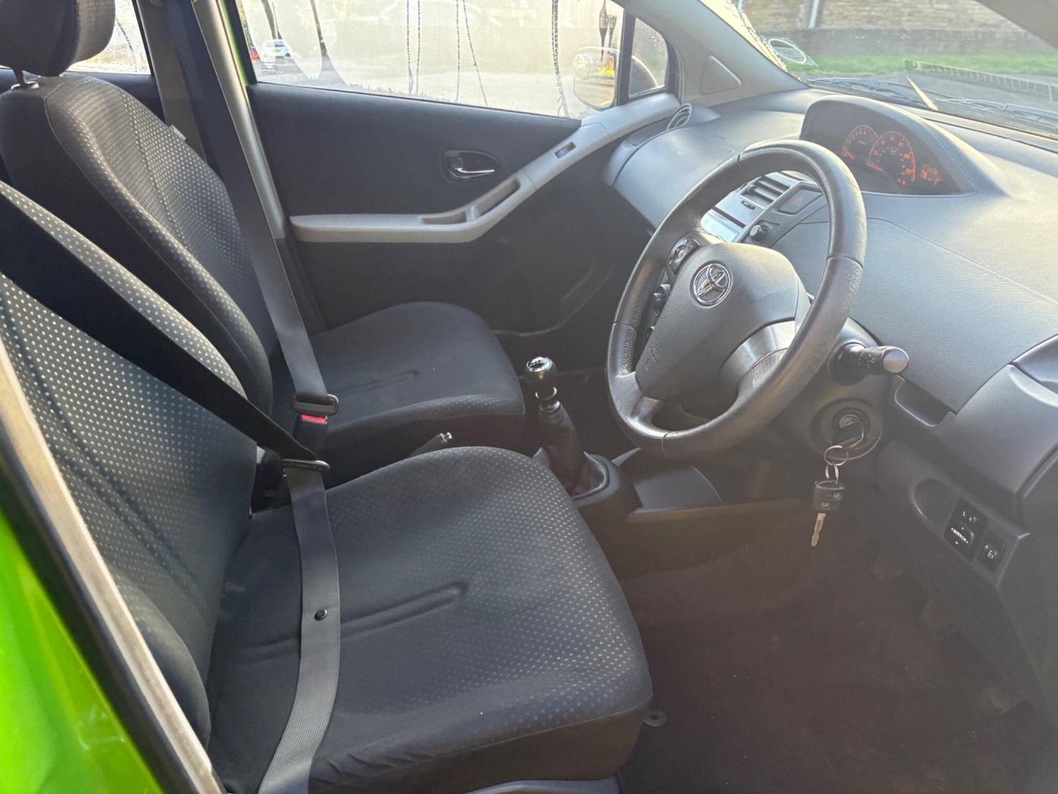 Used Toyota Yaris 2010 for sale - 77010599: Photo 28