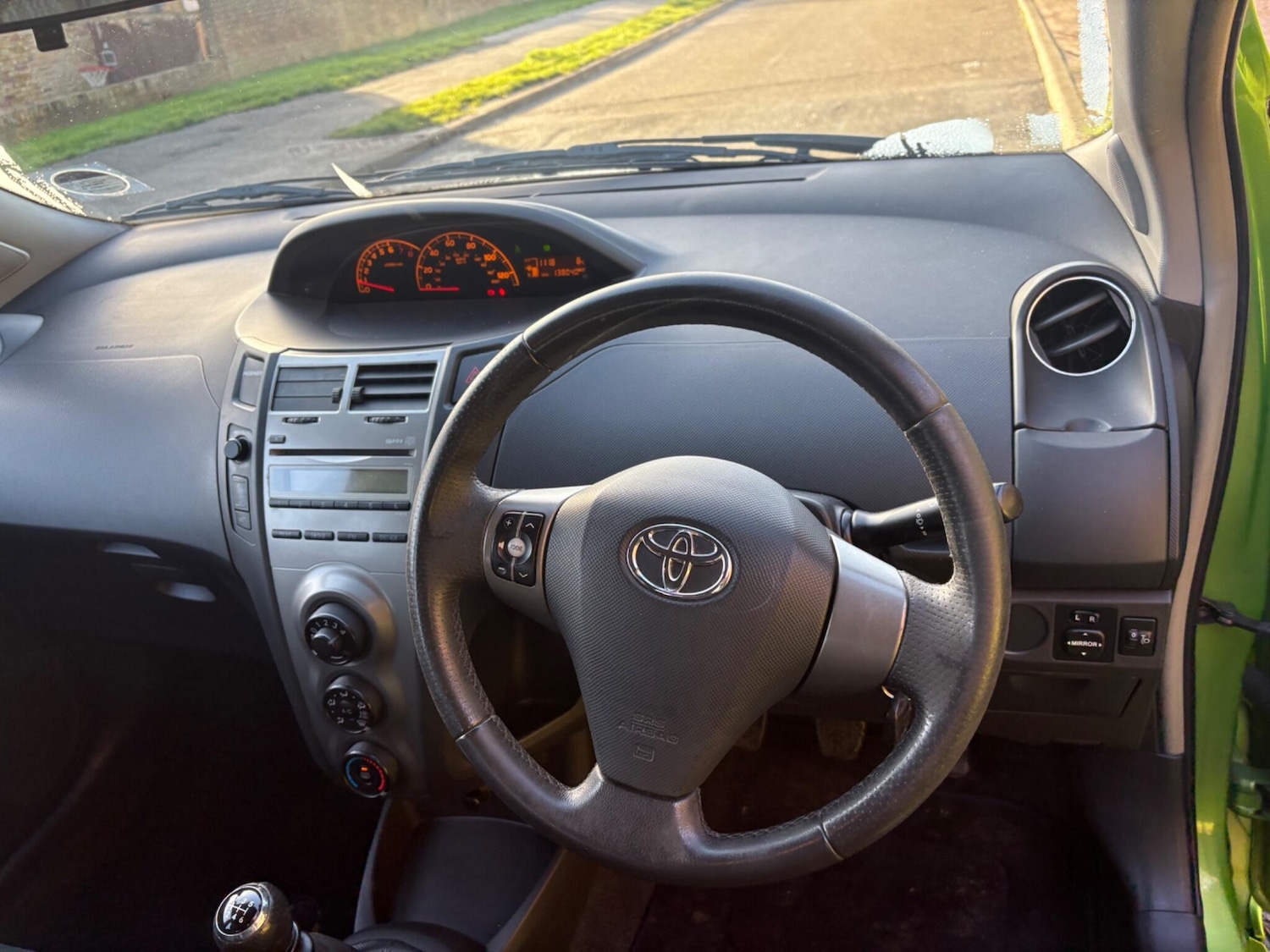 Used Toyota Yaris 2010 for sale - 77010599: Photo 29