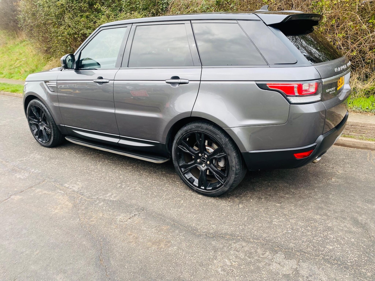 Used Land Rover Range Rover Sport 2015 for sale - 78029123: Photo 2