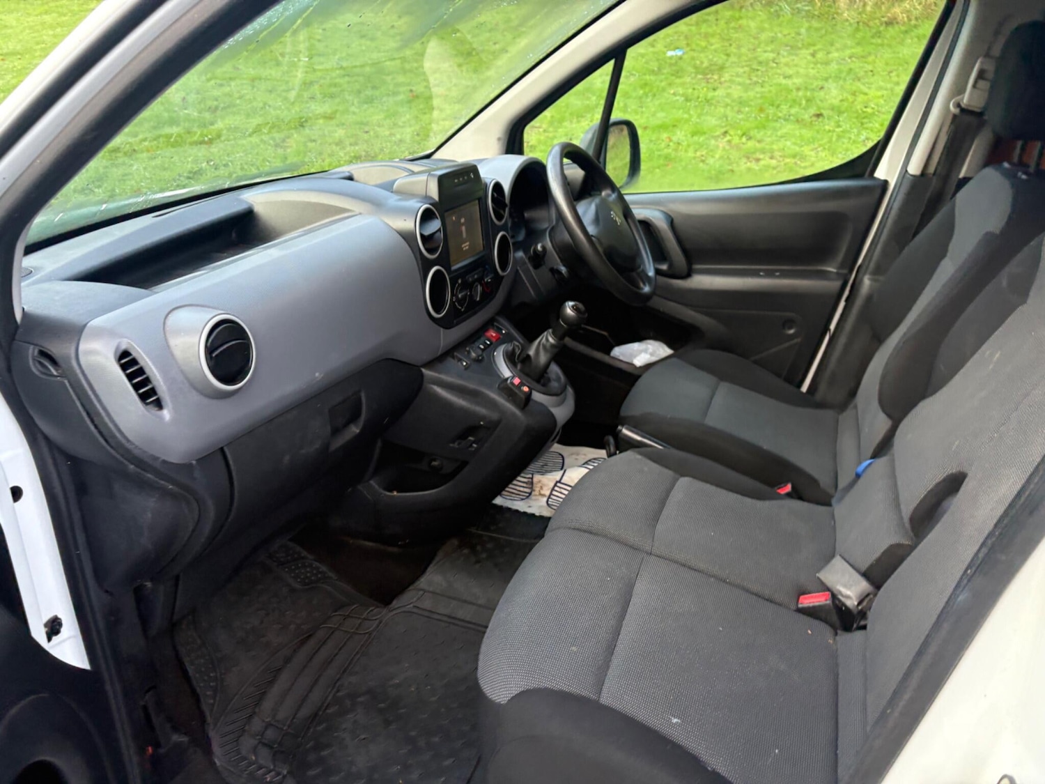 Used Peugeot Partner 2017 for sale - 76745473: Photo 40