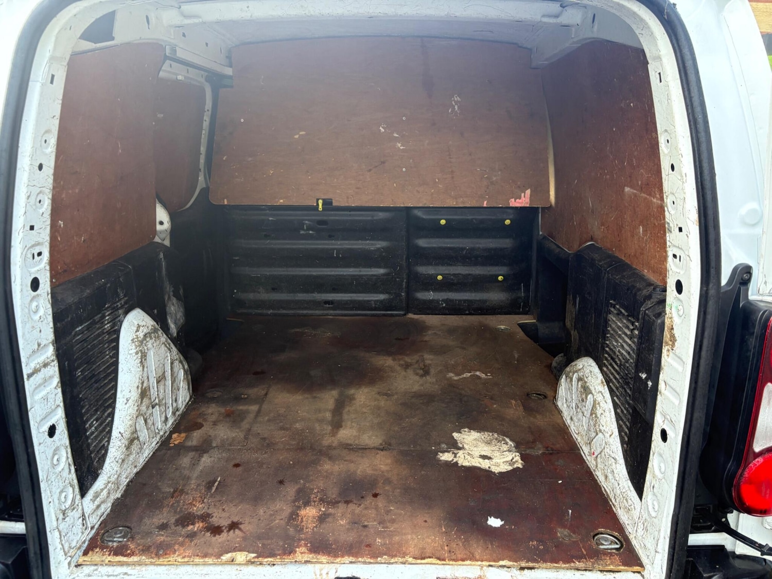 Used Peugeot Partner 2017 for sale - 76745473: Photo 43