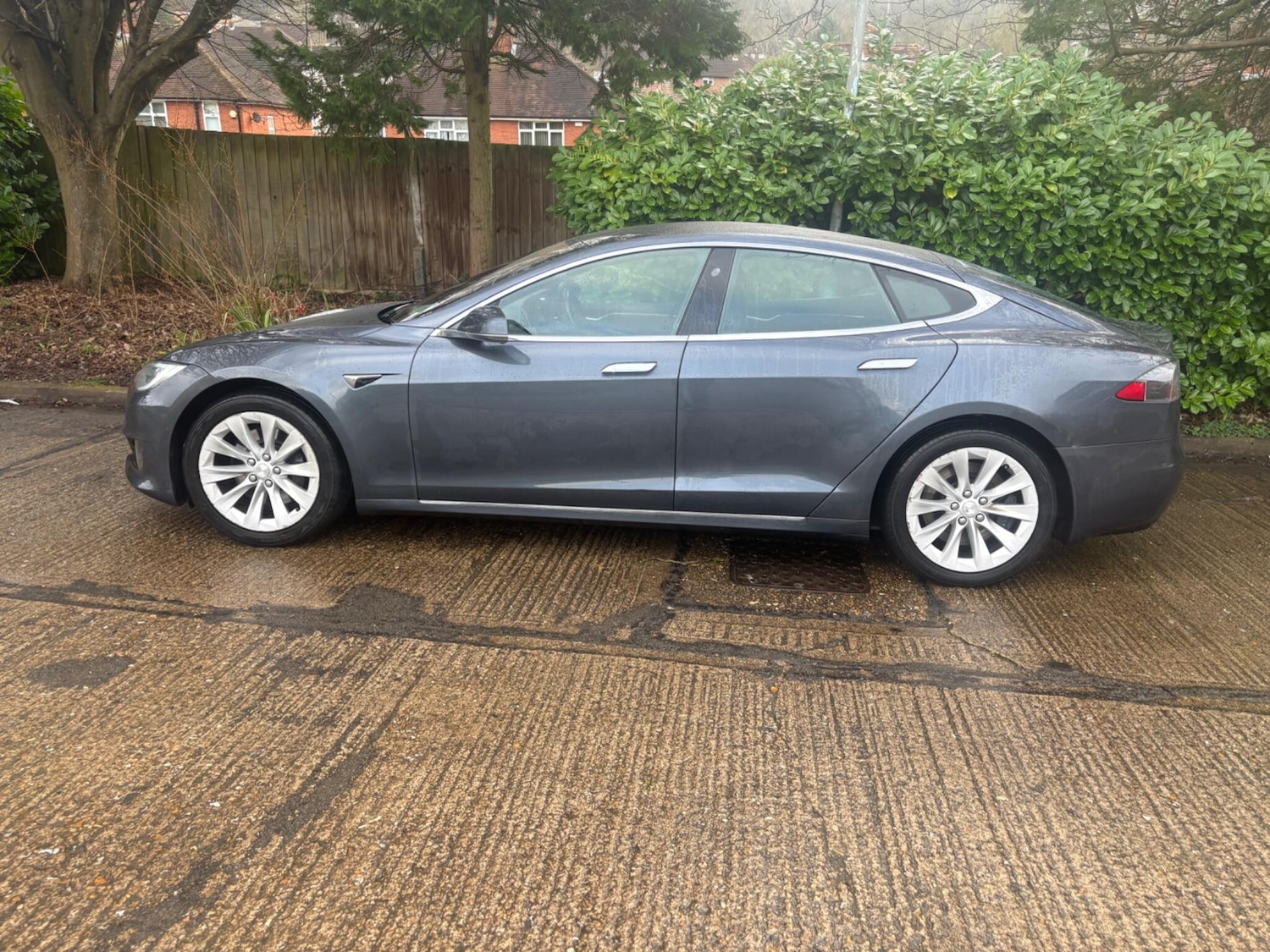 Used Tesla Model S 2017 for sale - 77708577: Photo 2