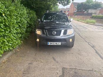 Used Nissan Navara 2010 for sale - 78789315: Photo