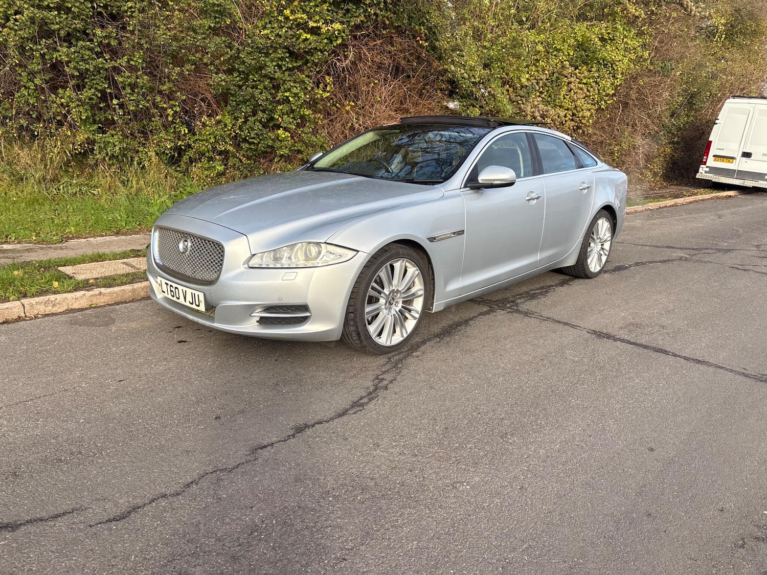 Used Jaguar XJ 2010 for sale - 76648120: Photo 1